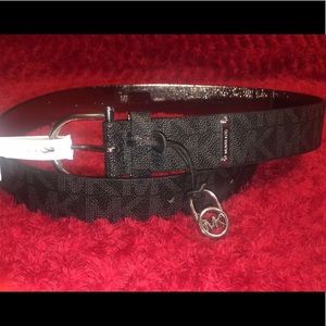 ‼️FINAL‼️⭐️ MK Micheal Kors *dangle charm* Belt ⭐️